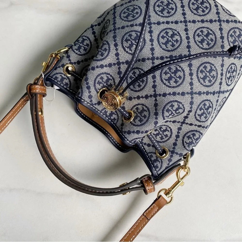 NEW Tory Burch monogram bucket bag - Picture 5 of 8